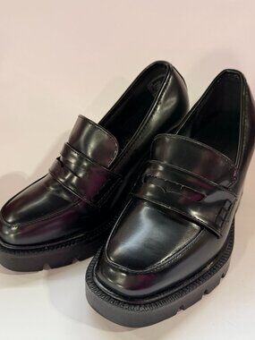 Madden Girl Kassidy Black Patent Platform Penny Loafers Women's Size 6M Chunky